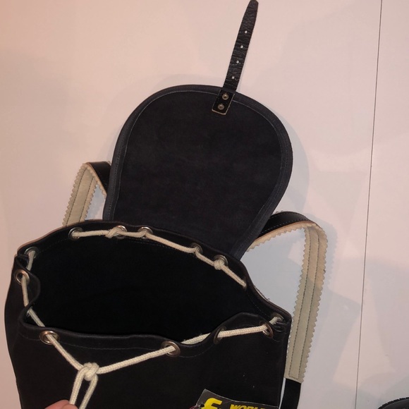 Authentic World famous leather bag - Picture 7 of 9